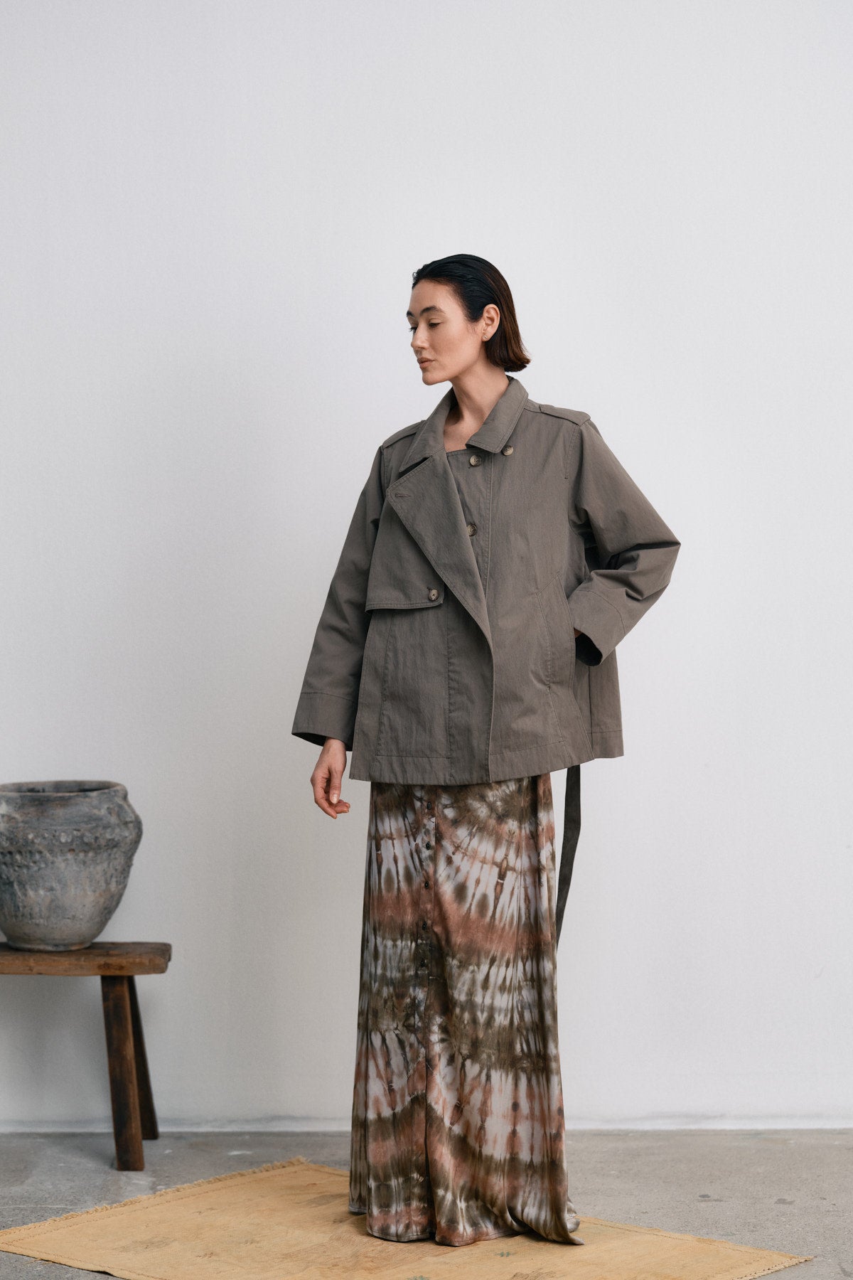 Nadira - Utility cropped trench jacket I Asphalt 7 - Rabens Saloner - DK