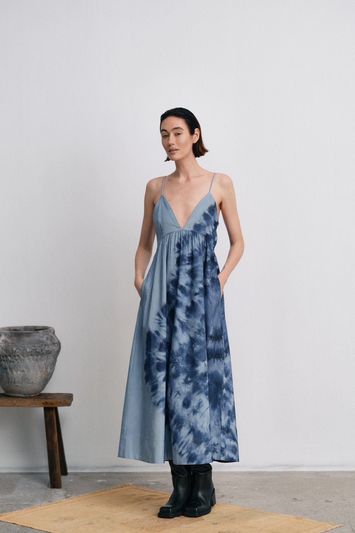 Maple - Lava v-front dress I Blue combo 6 - Rabens Saloner - DK