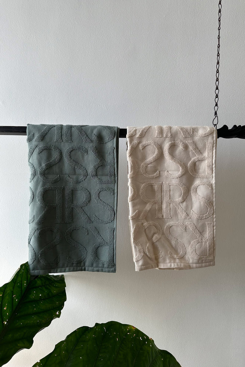 Monogram hand towel - Hand towel 50x80 cm I Sage 2 - Rabens Saloner - DK