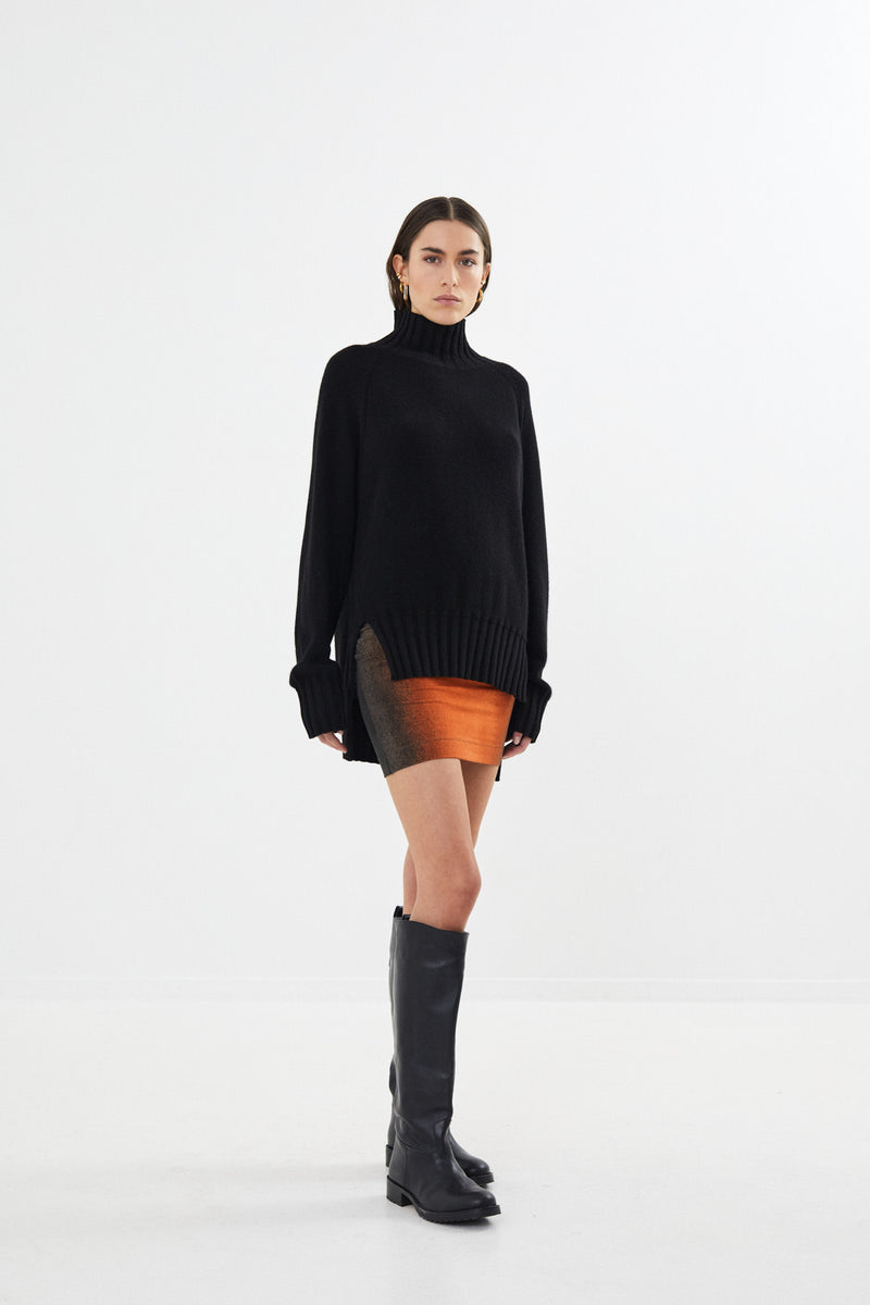 Saoirse - Jagged split sweater I Black    2 - Rabens Saloner - DK