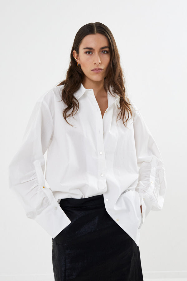 Lourdes - Poplin cuff detail shirt I White    1 - Rabens Saloner - DK