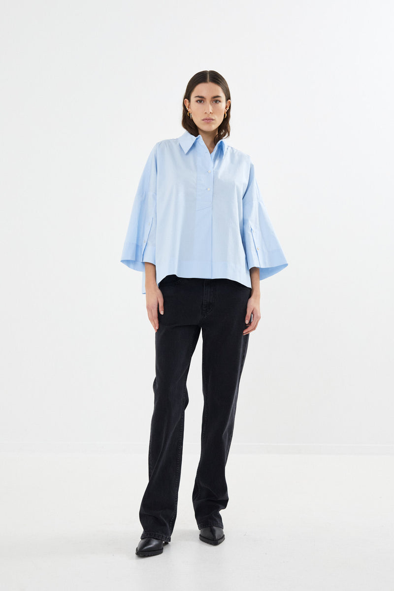 Louisanna - Poplin cropped shirt I Light blue    1 - Rabens Saloner - DK