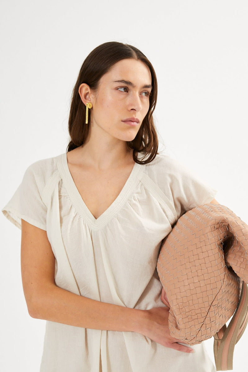 Dipsy - Cotton V-neck top I Sandstone 1 - Rabens Saloner - DK