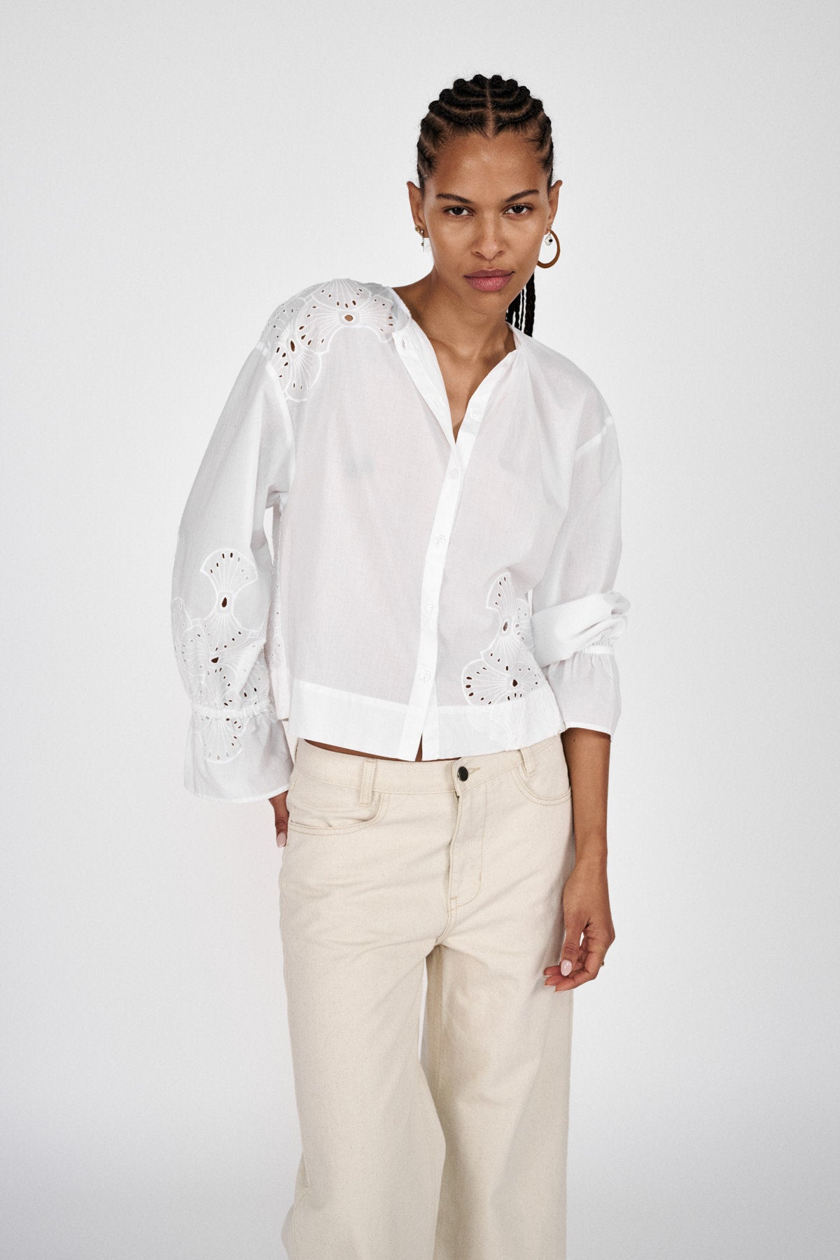 Blossom - Supersize anglaise blouse I White swan 1 - Rabens Saloner - DK
