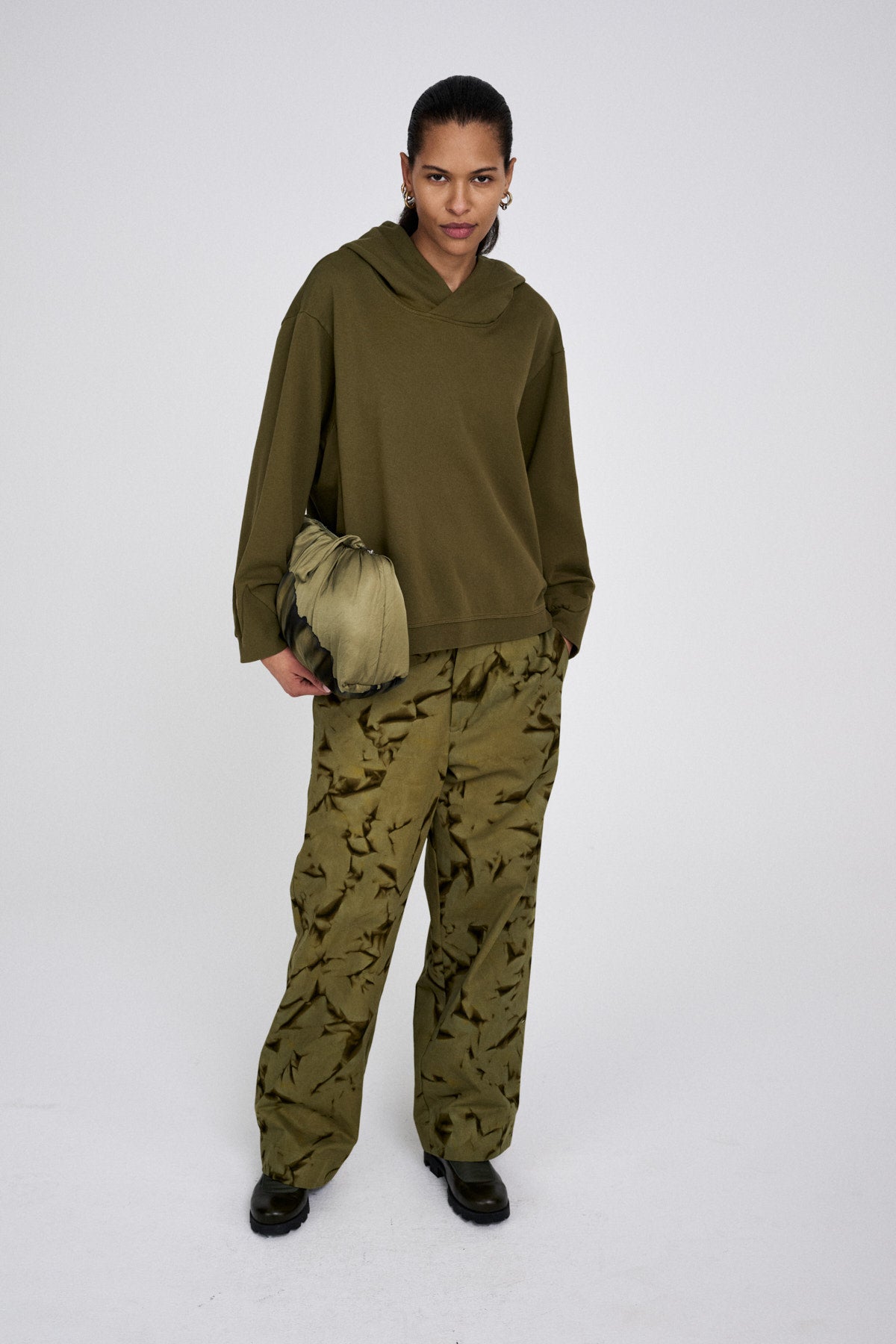 Sweatshirt - Nasima I Dark Olive 1 - Rabens Saloner - DK