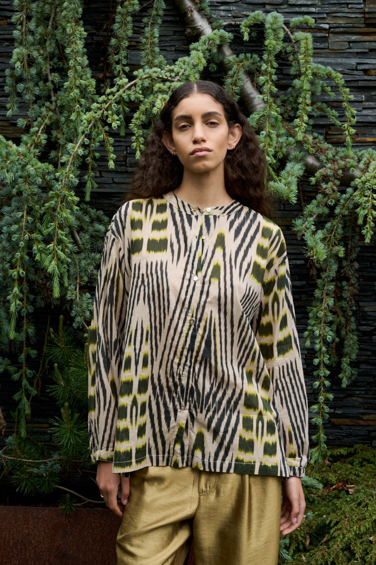 Sibyl - Ikat voile shirt I Forest pink sand 7 - Rabens Saloner - DK