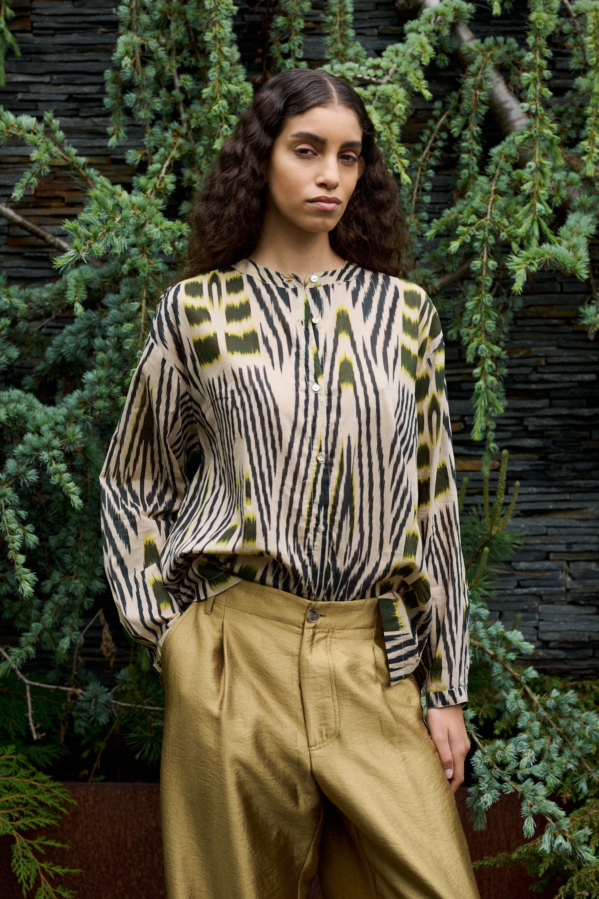 Sibyl - Ikat voile shirt I Forest pink sand 10 - Rabens Saloner - DK